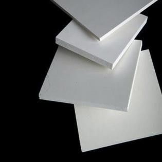 سعر جيد أبيض قياسي رغوة متن متنزل حسب الطلب PVC لوحة لوحة عالية قابلة لإعادة التدوير الانترنت