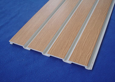 سعر جيد تخزين لاعبا اساسيا PVC الجدار الكسوة لوحات ، 4x8 بولي كلوريد الفينيل Slatwall لجراج المرآب الانترنت