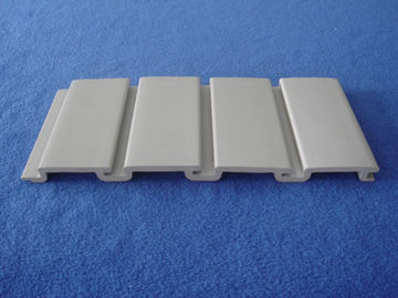 سعر جيد غرفة الغسيل Taupe PVC لوحات Slatwall ، بولي كلوريد الفينيل لوحة عرض المجلس الانترنت