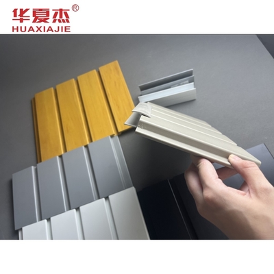 سطح أملس PVC Slatwall Panel المرآب لوحة مواد الديكور الداخلي