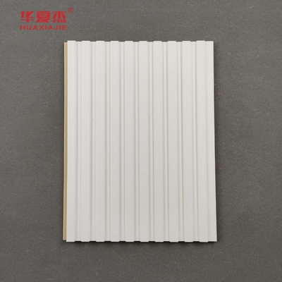 لوحة حائط من PVC عالية الجودة WPC التصميم الأبيض للسيارة