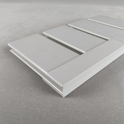 لوحات تخزين ديكور مرآب PVC Slatwall رمادي لغرفة المعيشة