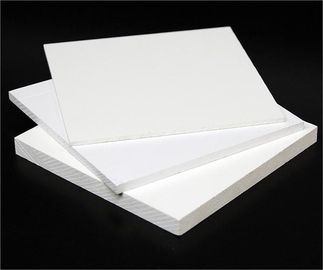 سعر جيد Rotproof 10mm متجر أبيض pvc لوح / زبد لوح عزل ل زخرفيّ الانترنت