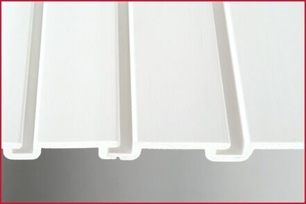 سعر جيد المقاومة الممتازة للحريق ألواح PVC Slatwall مضادة للجفاف للماء للوحة التجزئة وجدران المخزن متصل